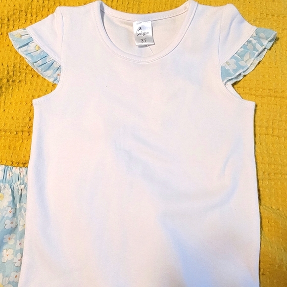 *New with tags* BeeHave 3T ruffled set - Picture 4 of 5